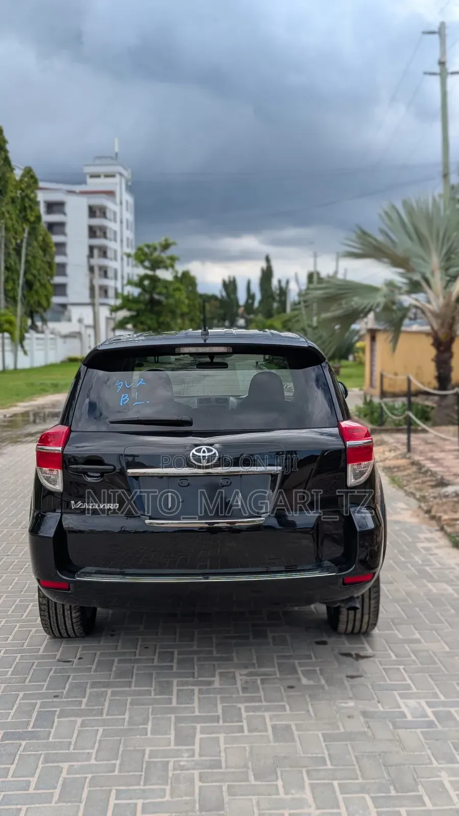Toyota Vanguard 2013 Black