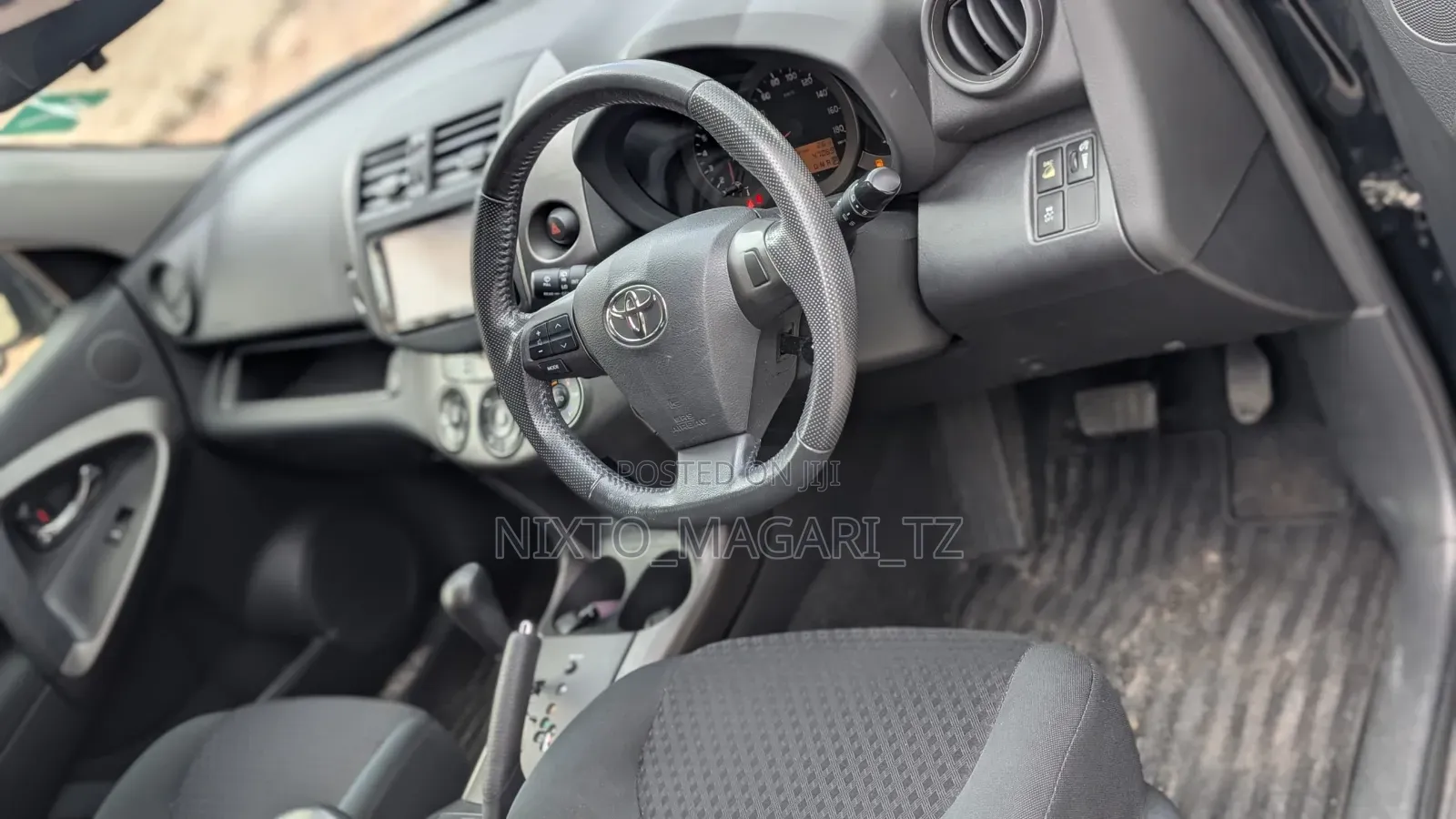 Toyota Vanguard 2012 Blue