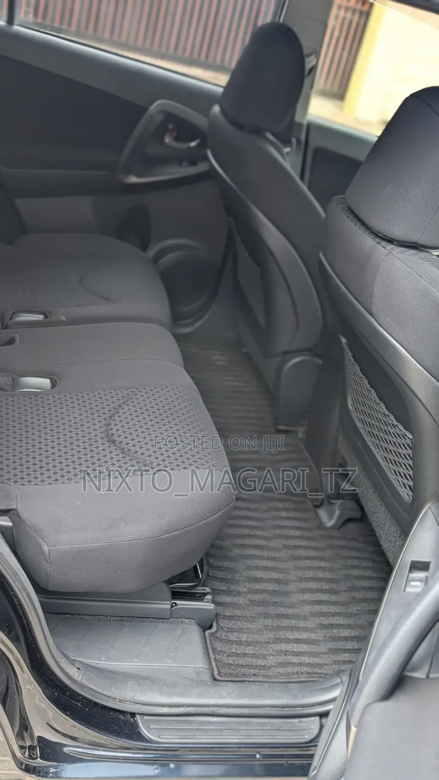 Toyota Vanguard 2012 Blue
