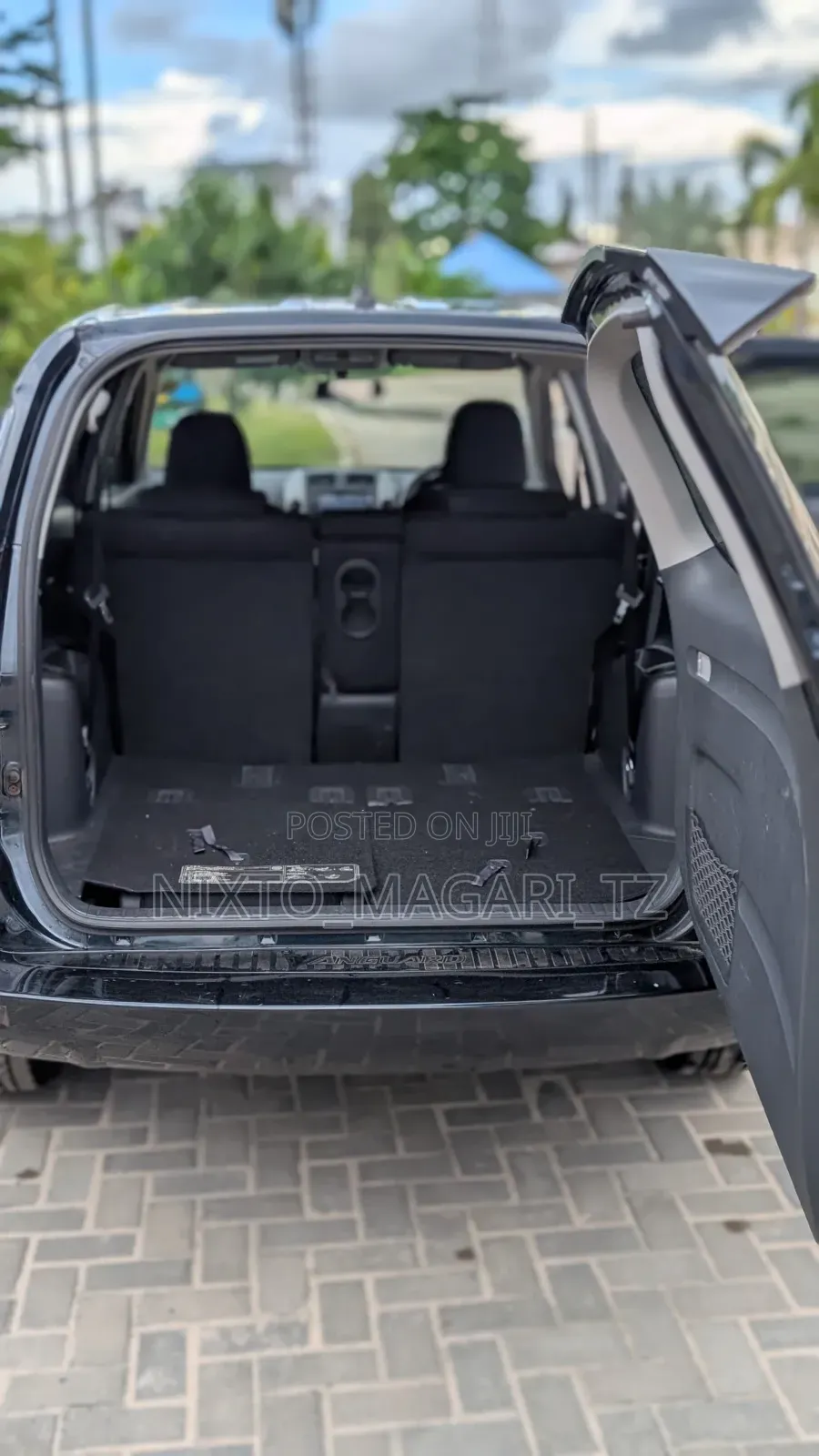 Toyota Vanguard 2012 Blue