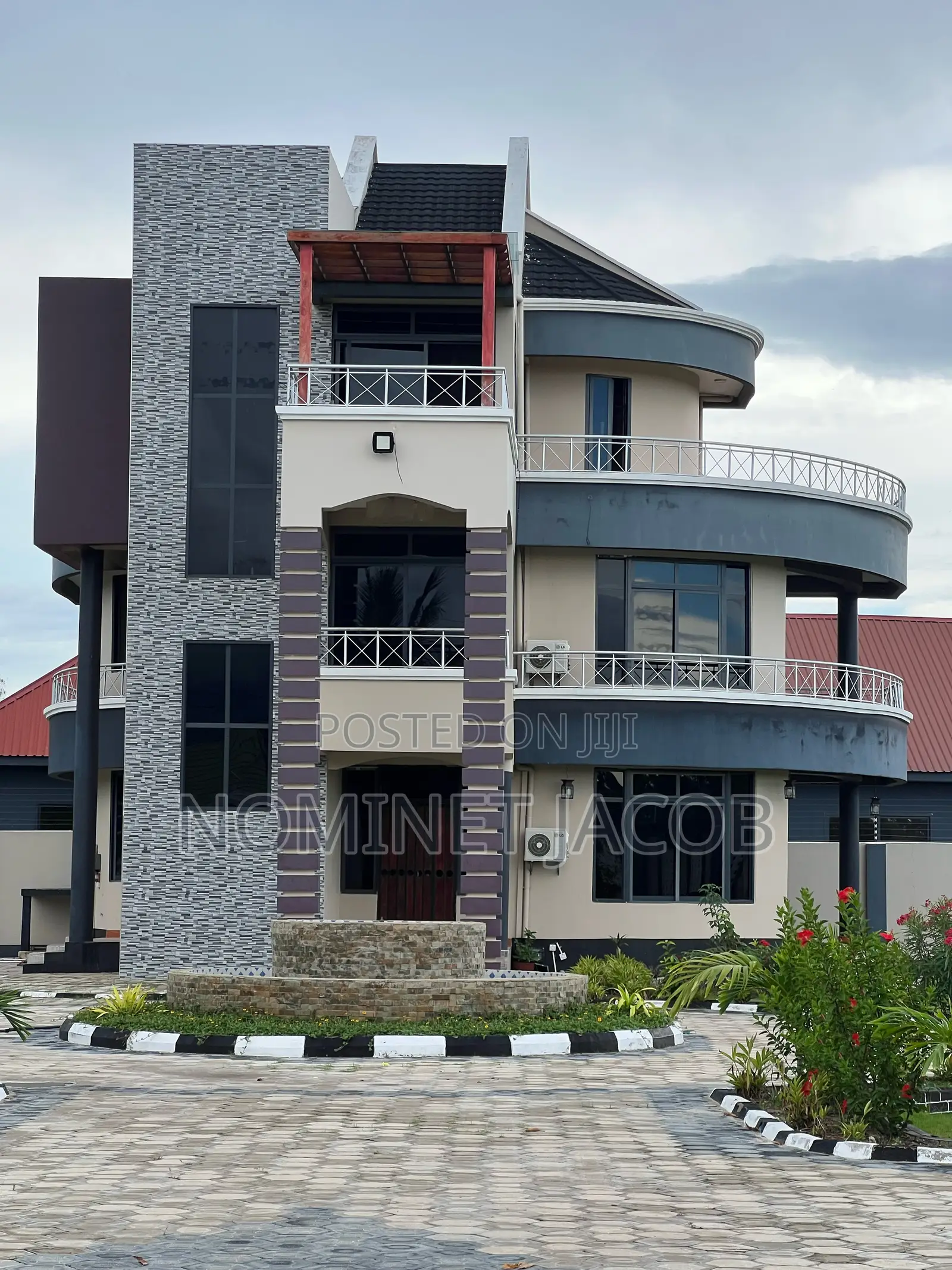 Furnished 5bdrm House in Ununio Beach Dar Es, Kunduchi for rent