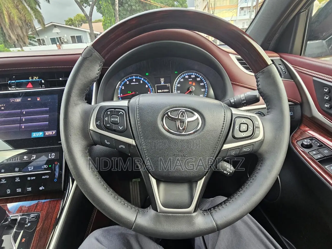 Toyota Harrier 2.0 2017 Black