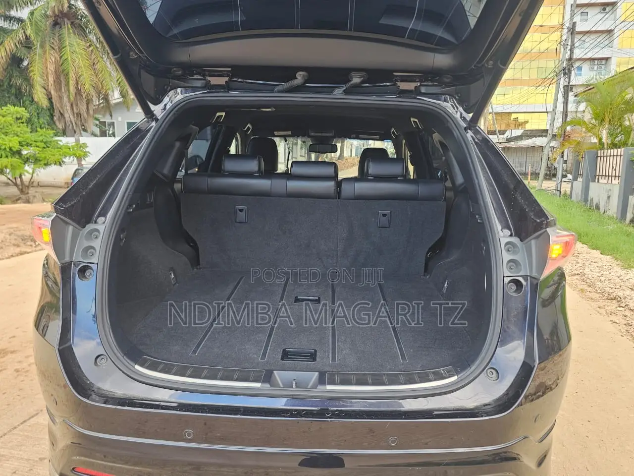 Toyota Harrier 2.0 2017 Black