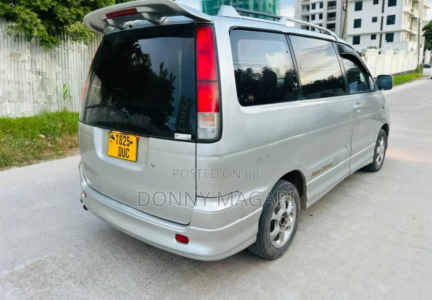 Toyota Noah 2003 Silver