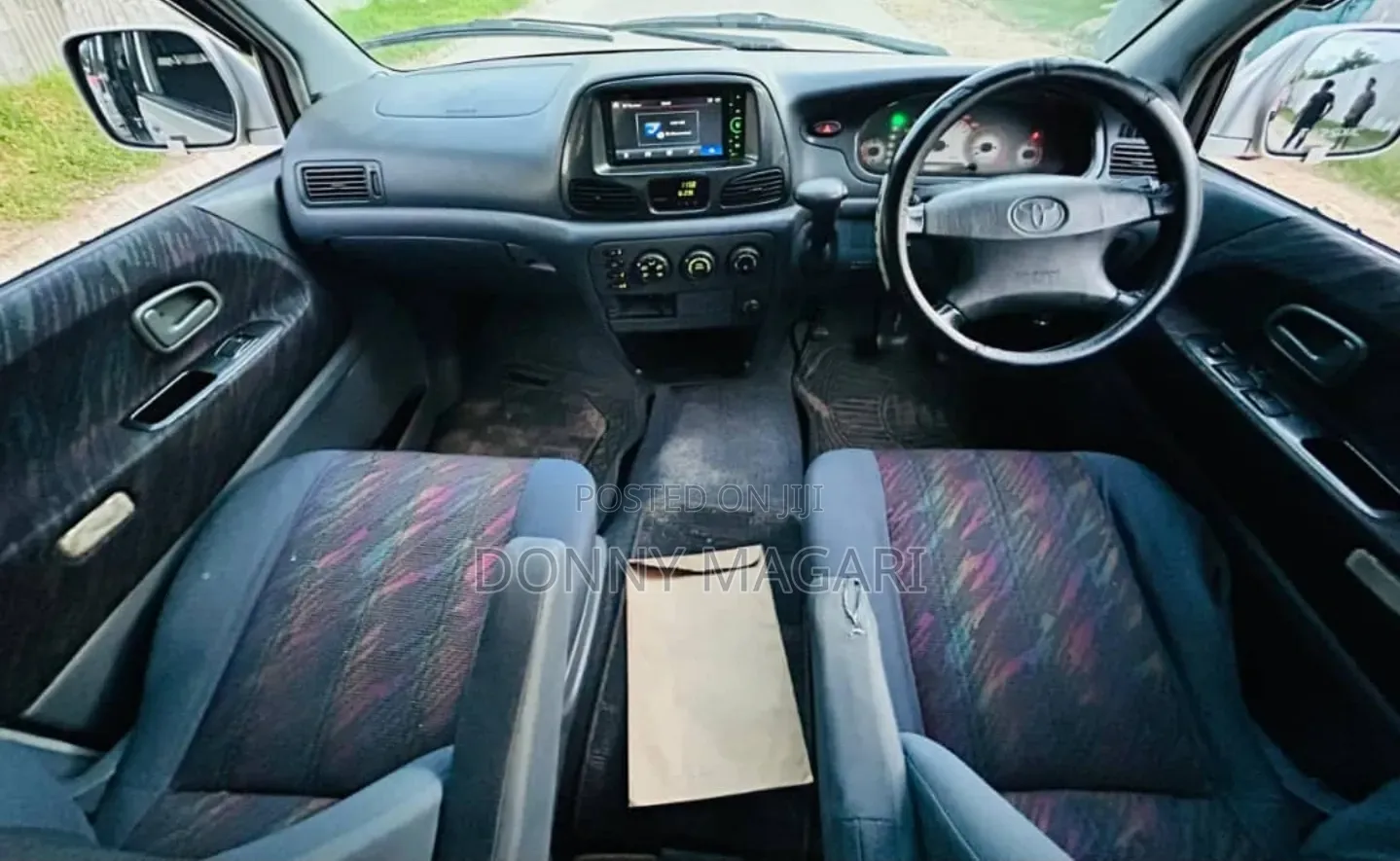 Toyota Noah 2003 Silver