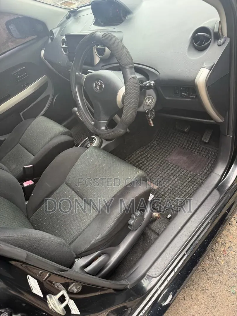 Toyota IST 2006 Black