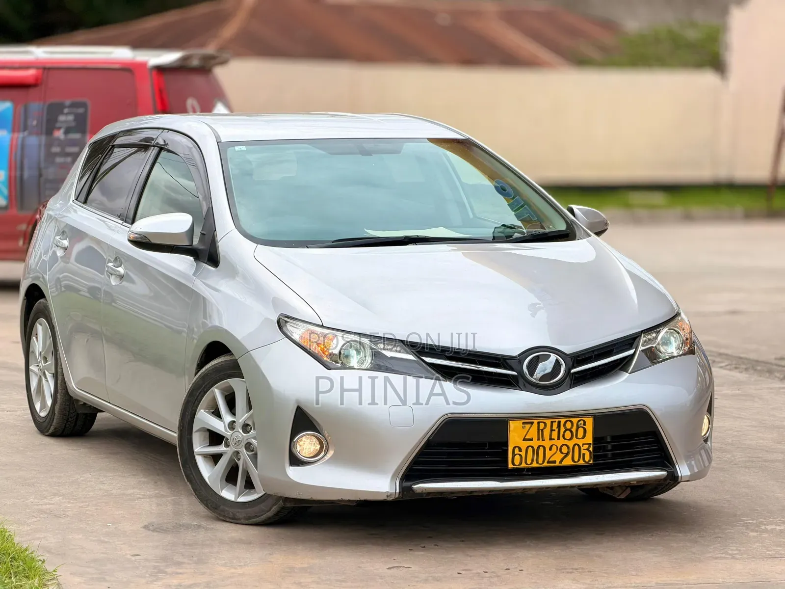 Toyota Auris 2013 Silver
