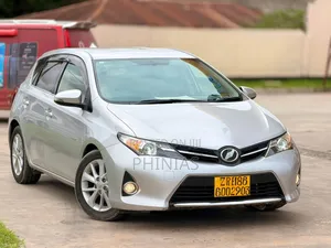 Toyota Auris 2013 Silver