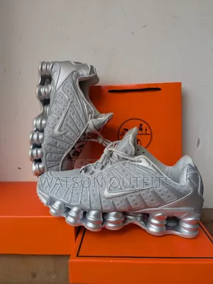 Men's Leather Shoes Materials Classic Nike Brand on Outer Side