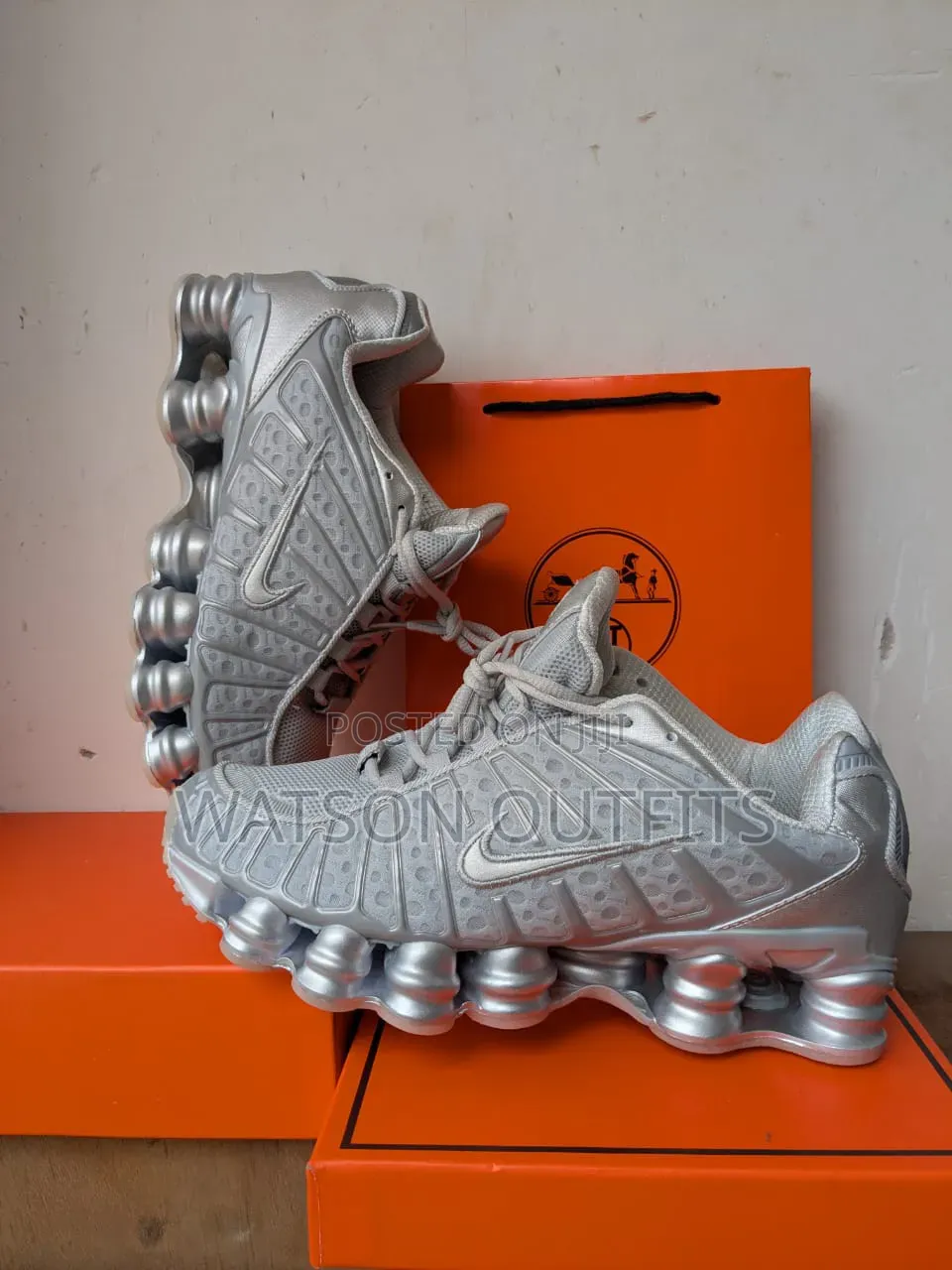 Men's Leather Shoes Materials Classic Nike Brand on Outer Side