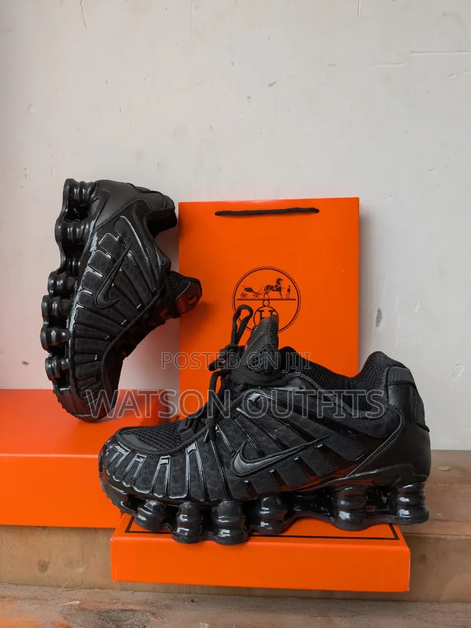 Men's Leather Shoes Materials Classic Nike Brand on Outer Side