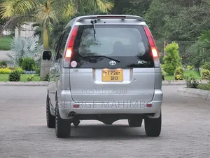 Toyota Noah 2001 Silver