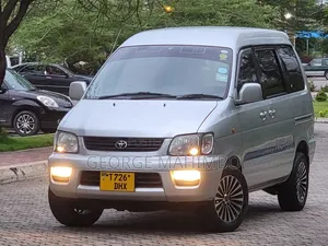 Toyota Noah 2001 Silver