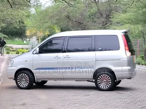 Toyota Noah 2001 Silver