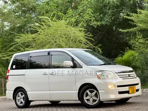 Toyota Noah 2.0 AWD (8 Seater) 2003 White