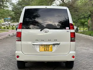 Toyota Noah 2.0 AWD (8 Seater) 2003 White