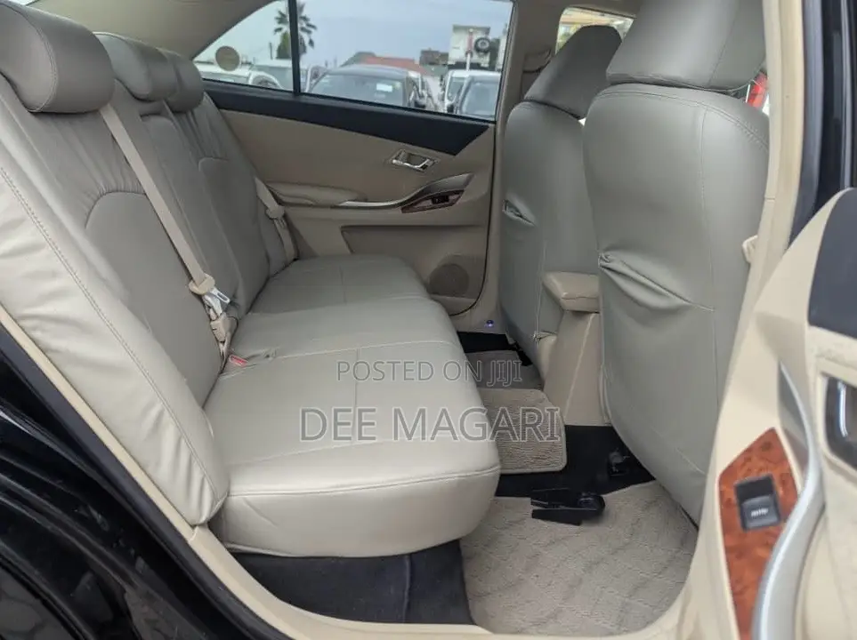 Toyota Premio 1.8 AWD 2013 Black