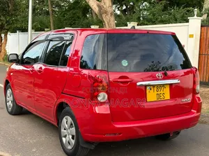 Toyota Raum 2005 Red