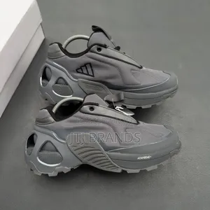 Za Moto Moto Hizi Sneaker
