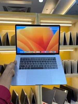 New Laptop Apple MacBook Pro 2017 16GB Intel Core i7 SSD 512GB