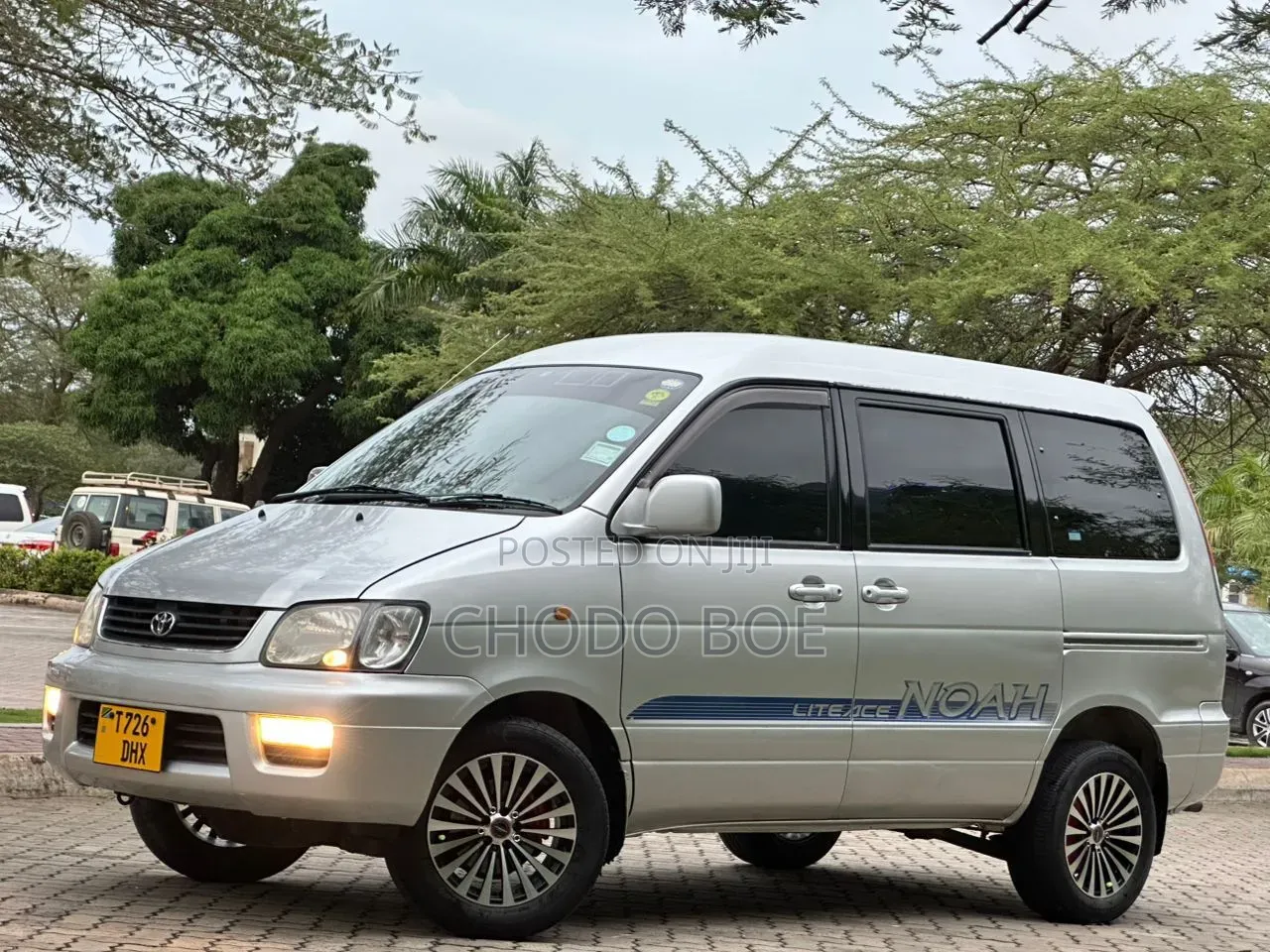 Toyota Noah 2001 Silver