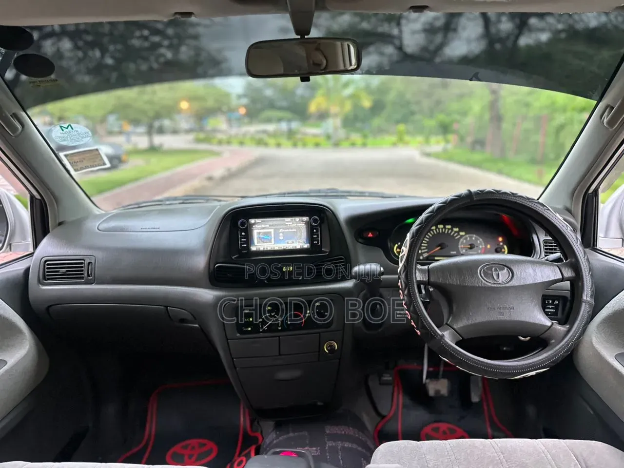 Toyota Noah 2001 Silver