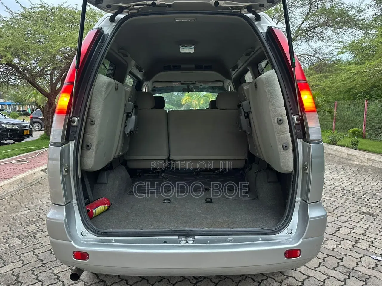 Toyota Noah 2001 Silver