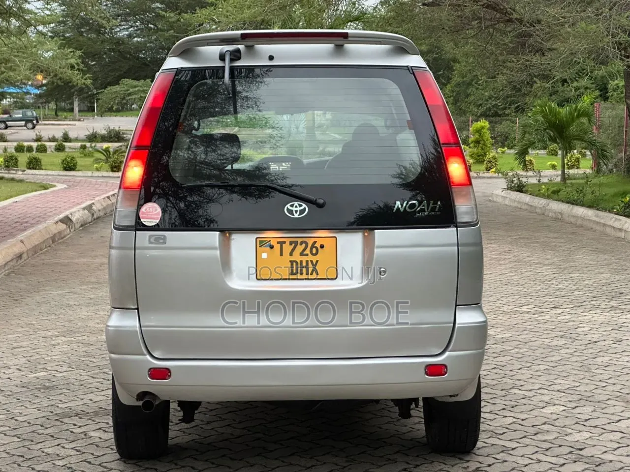 Toyota Noah 2001 Silver