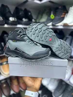 Sneaker in K/K Congo