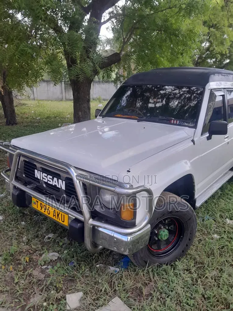 Nissan Patrol 1999 White