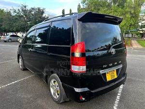 Toyota Noah 2005 Black