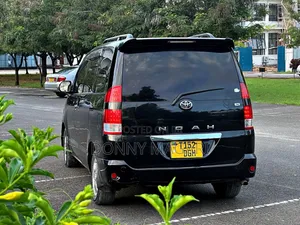 Toyota Noah 2005 Black