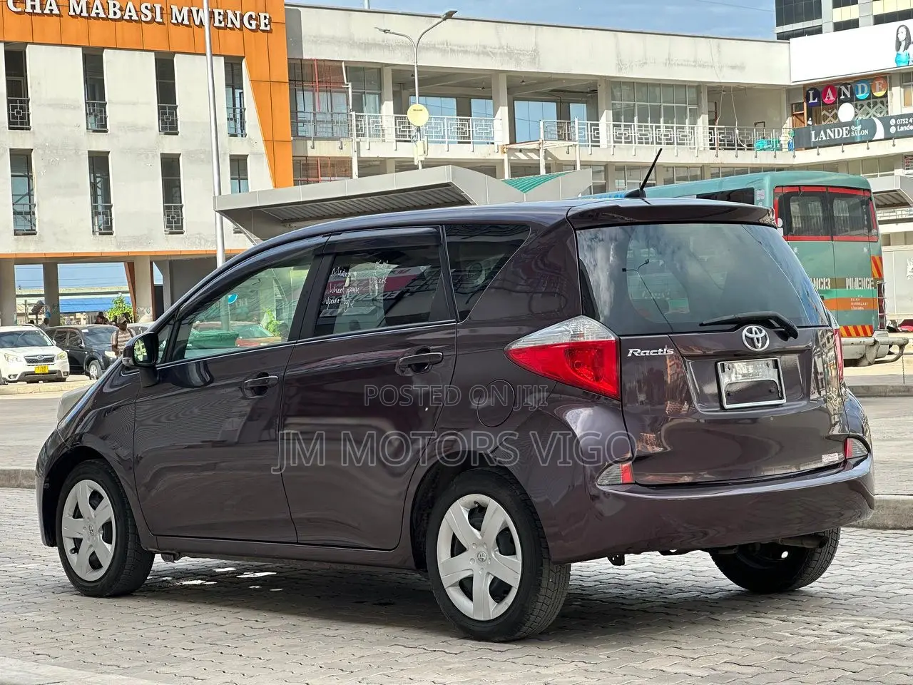Toyota Ractis 2012 Burgundy