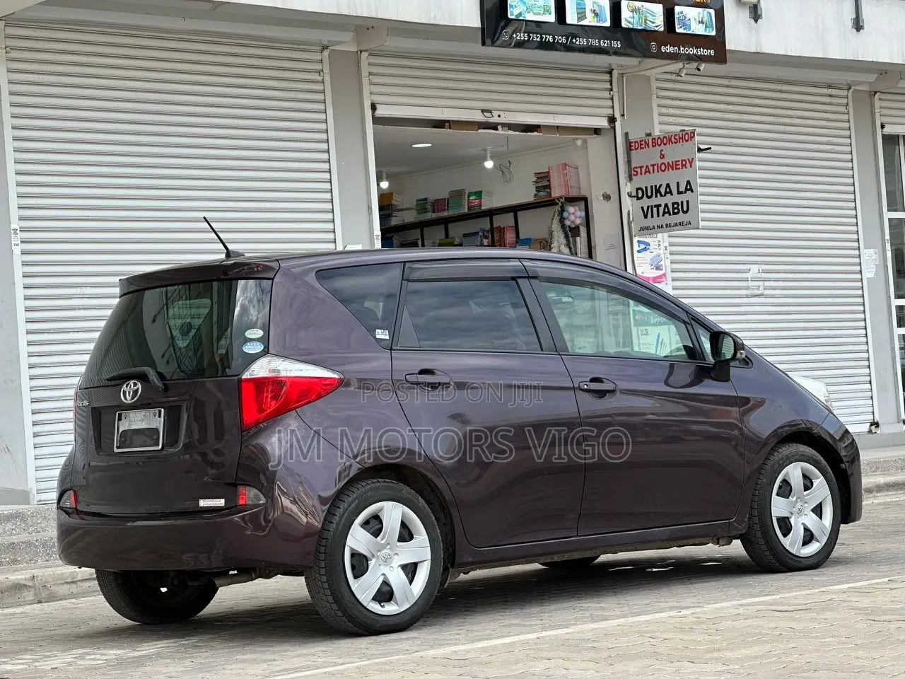 Toyota Ractis 2012 Burgundy