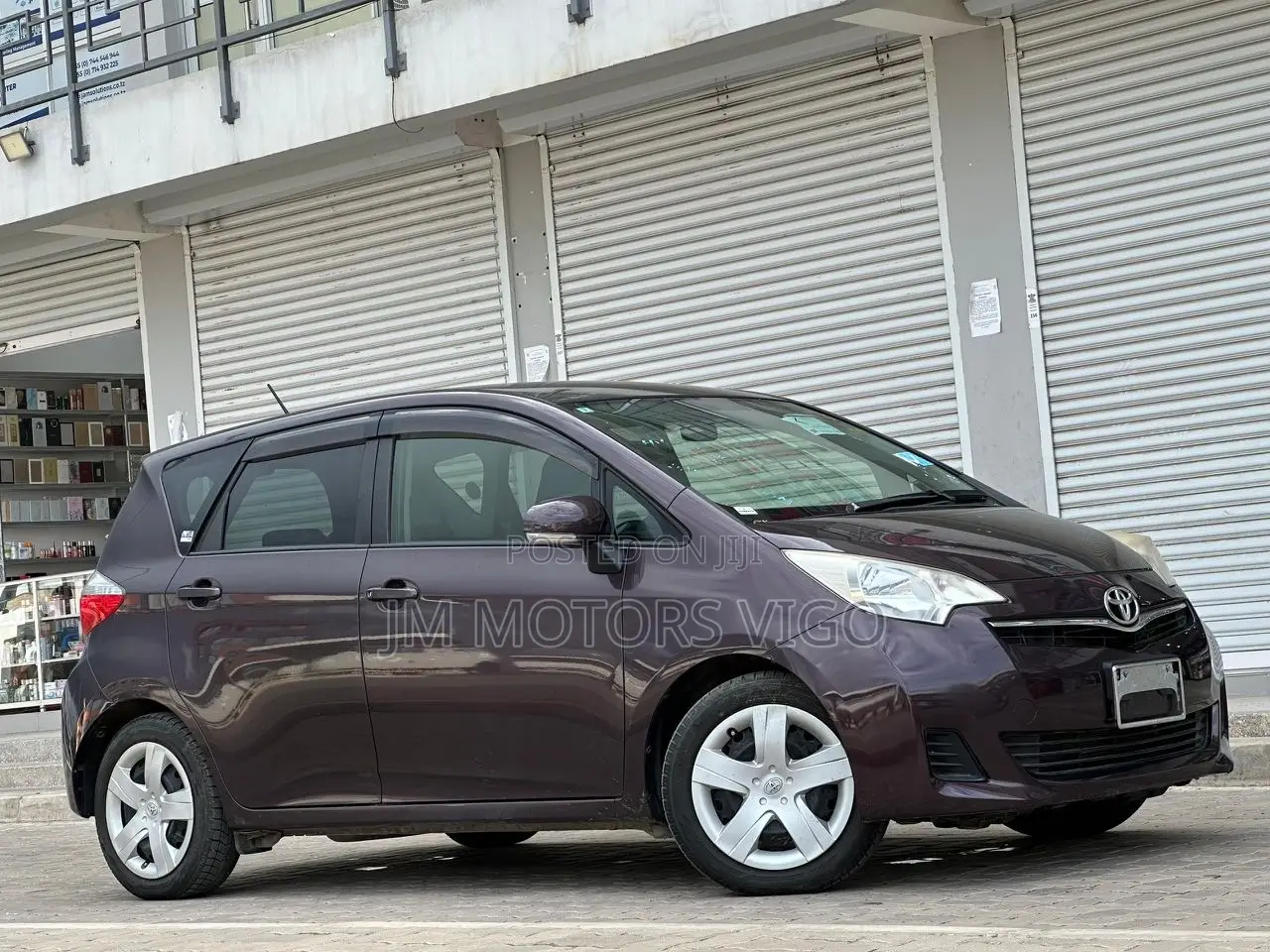 Toyota Ractis 2012 Burgundy