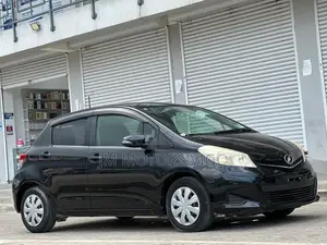 Toyota Vitz 2011 Black