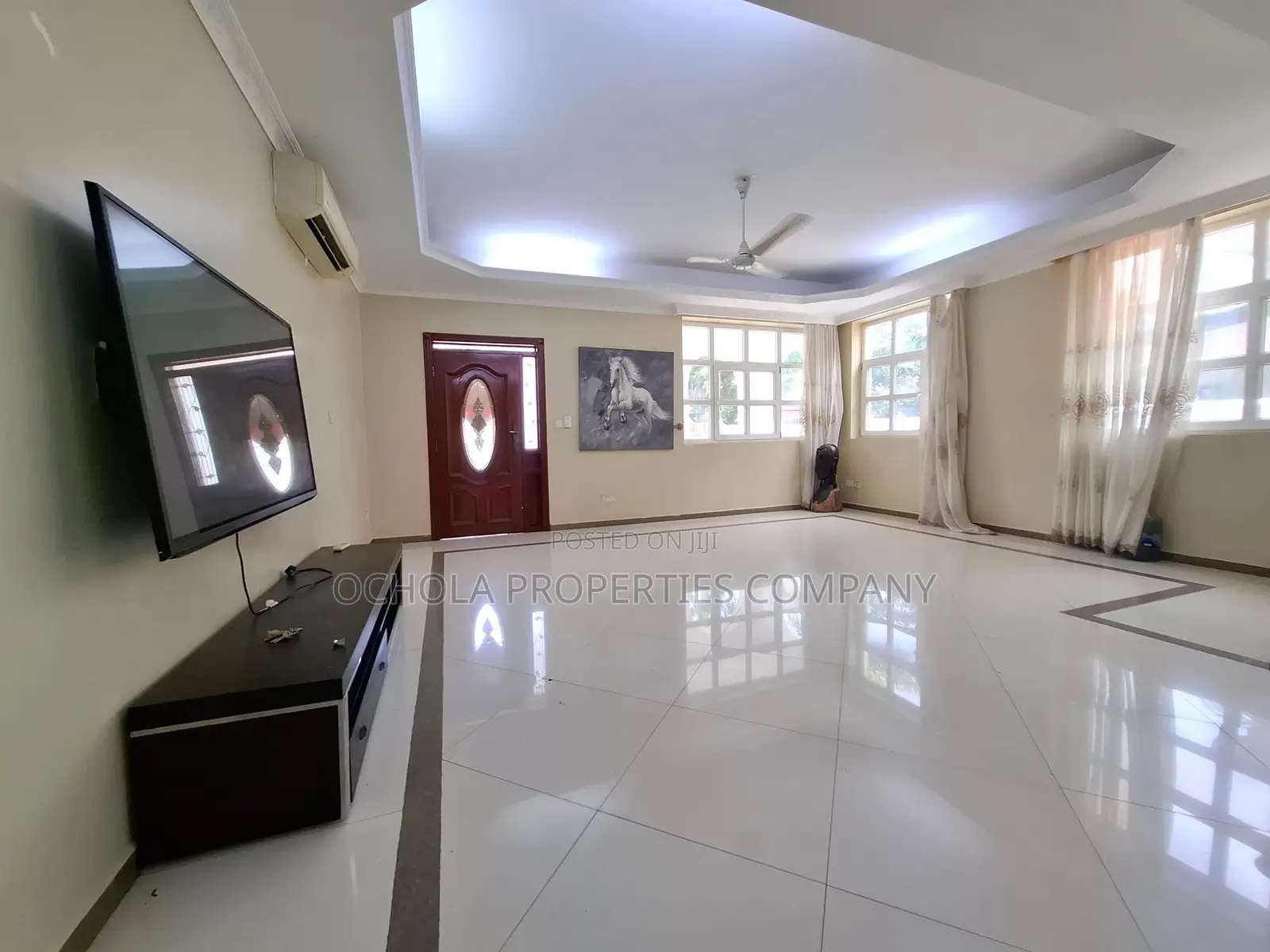5bdrm Villa in Msasani for rent
