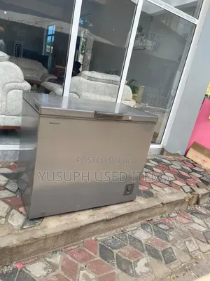 Hisense Frizer // 250l // No Kipengele//