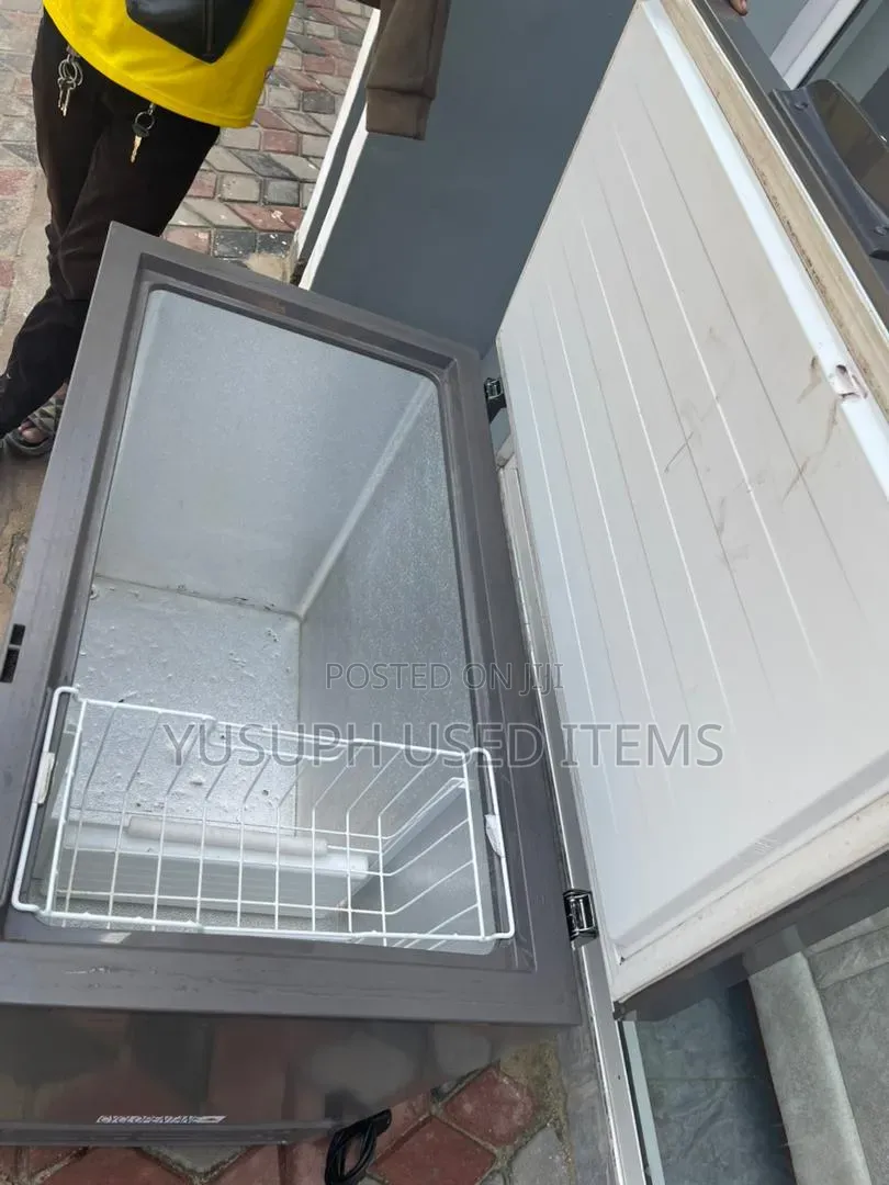 Hisense Frizer // 250l // No Kipengele//