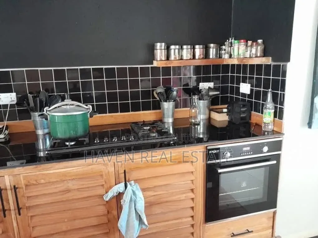 Furnished 6bdrm Villa in Kaskazini B for sale