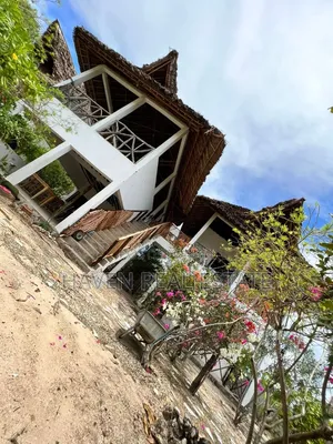 Furnished 6bdrm House in Kati for sale