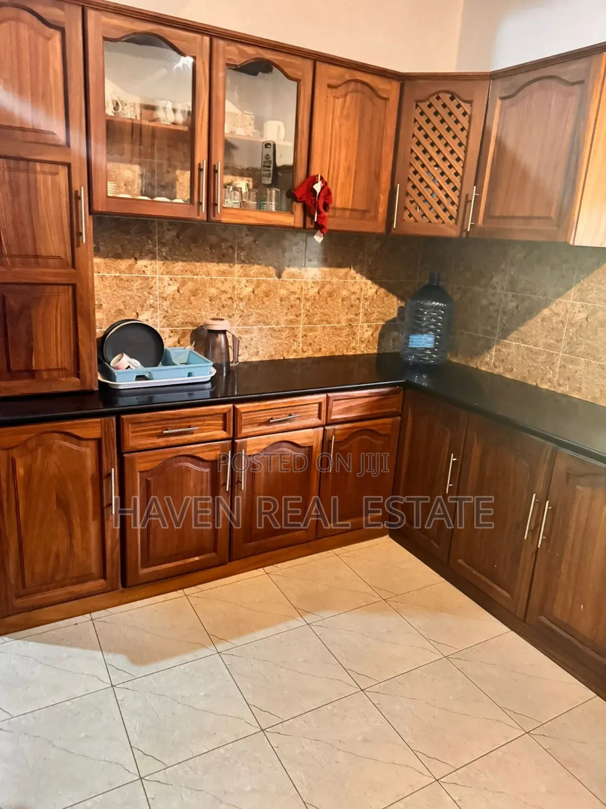 Furnished 6bdrm House in Kati for sale
