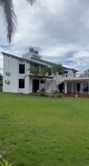 7bdrm Block of Flats in Mchakama Real Estate, Mbezi Beach for sale