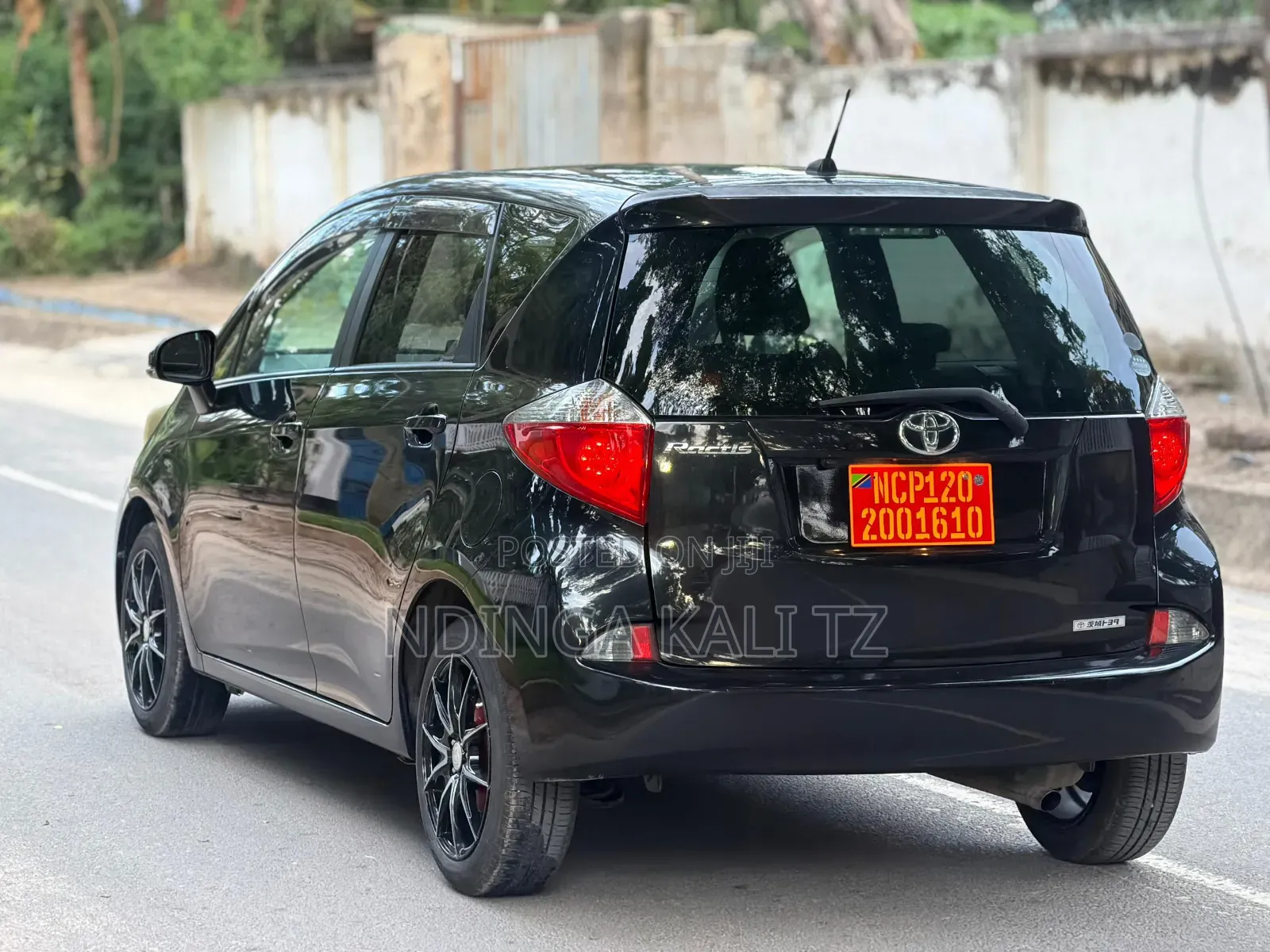 Toyota Ractis 2011 Black