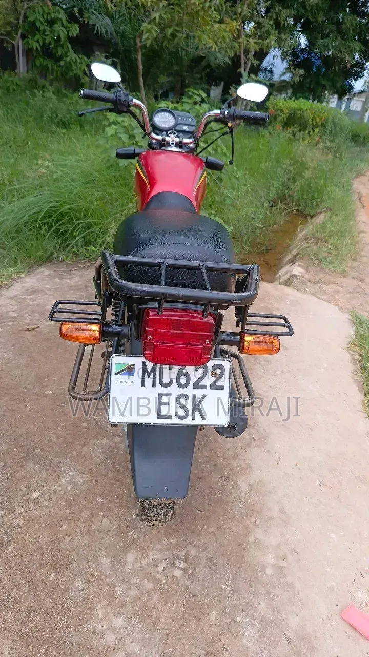 New Honda CB 2025 Brown