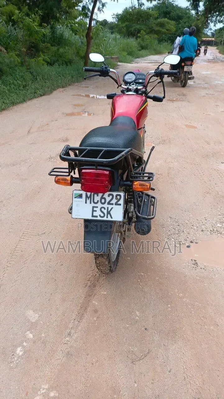 New Honda CB 2025 Brown