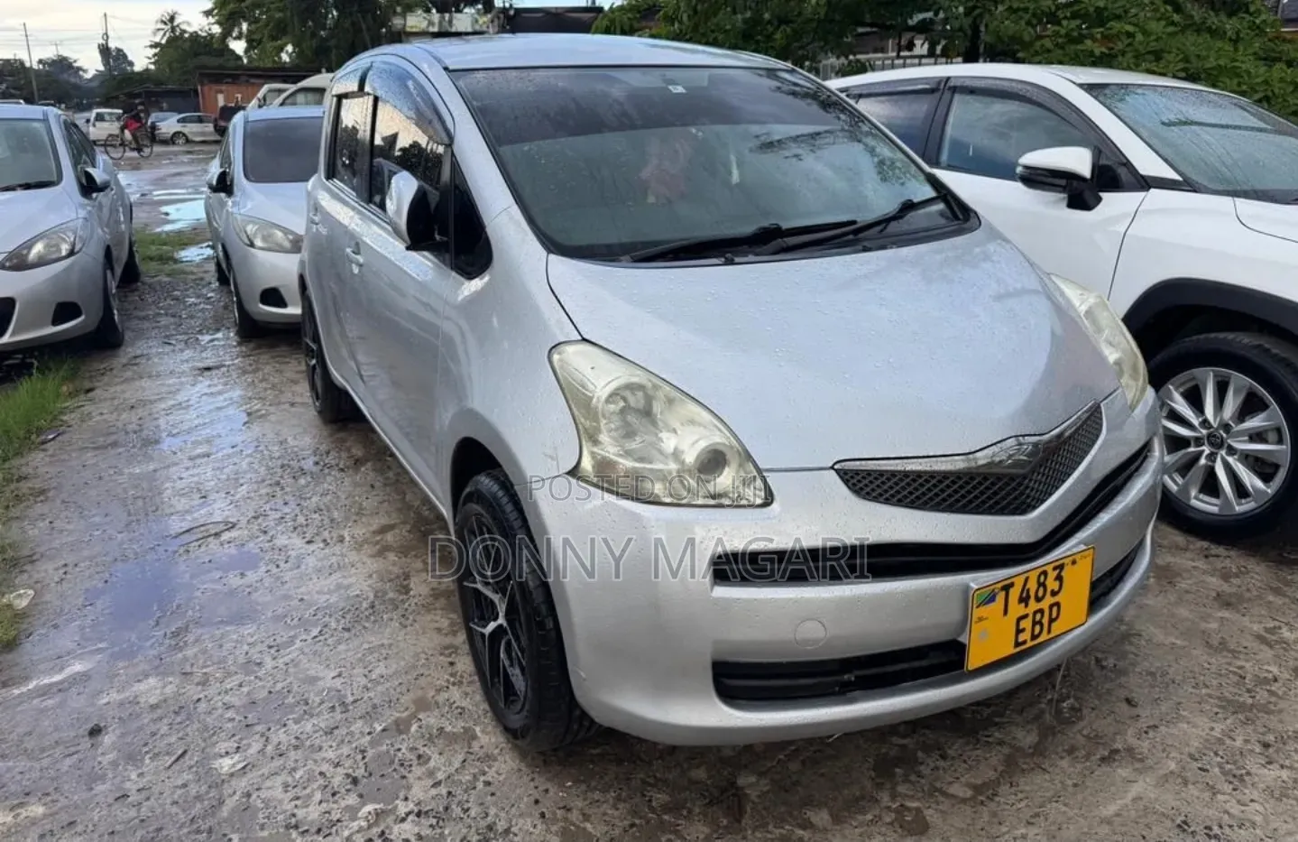 Toyota Ractis 2008 Silver