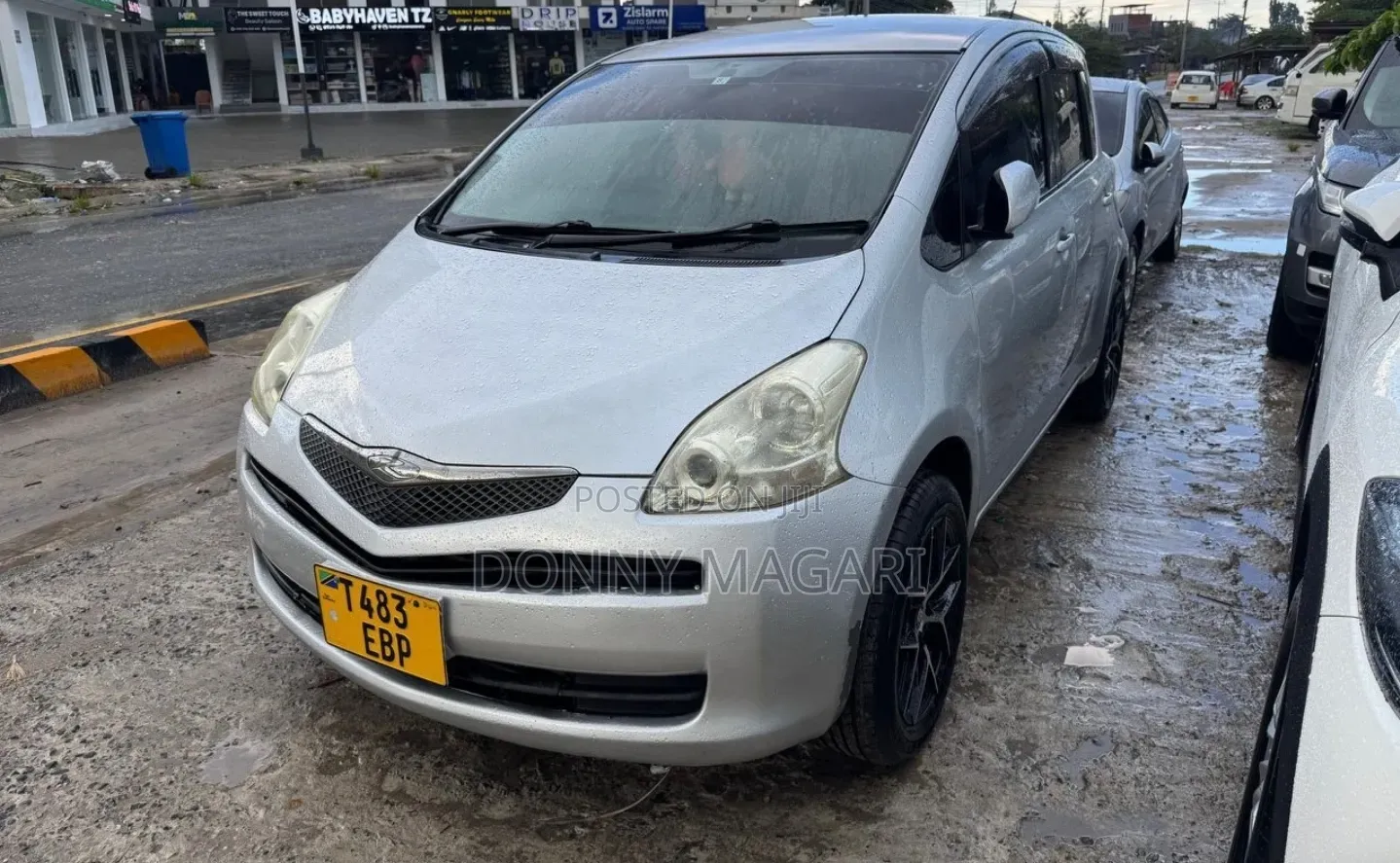 Toyota Ractis 2008 Silver