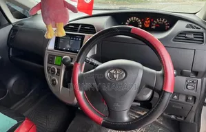 Toyota Ractis 2008 Silver