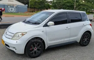 Toyota IST 2004 White